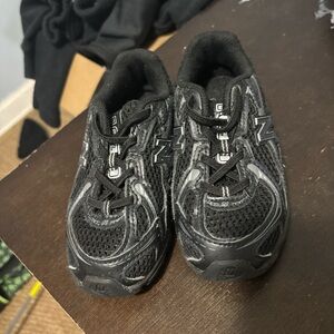 New Balance Kids Black Mesh Sneakers